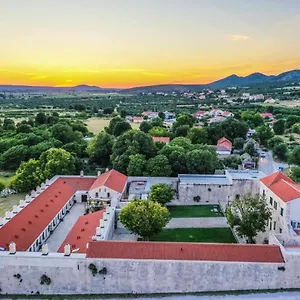 https://heritage-hotel-maskovica-han.hotelinzadar.com